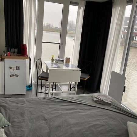 Bed & Breakfast 'T Westergouwertje Гауда Экстерьер фото
